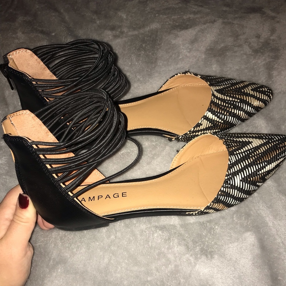 Aztec pattern flats - Picture 2 of 5